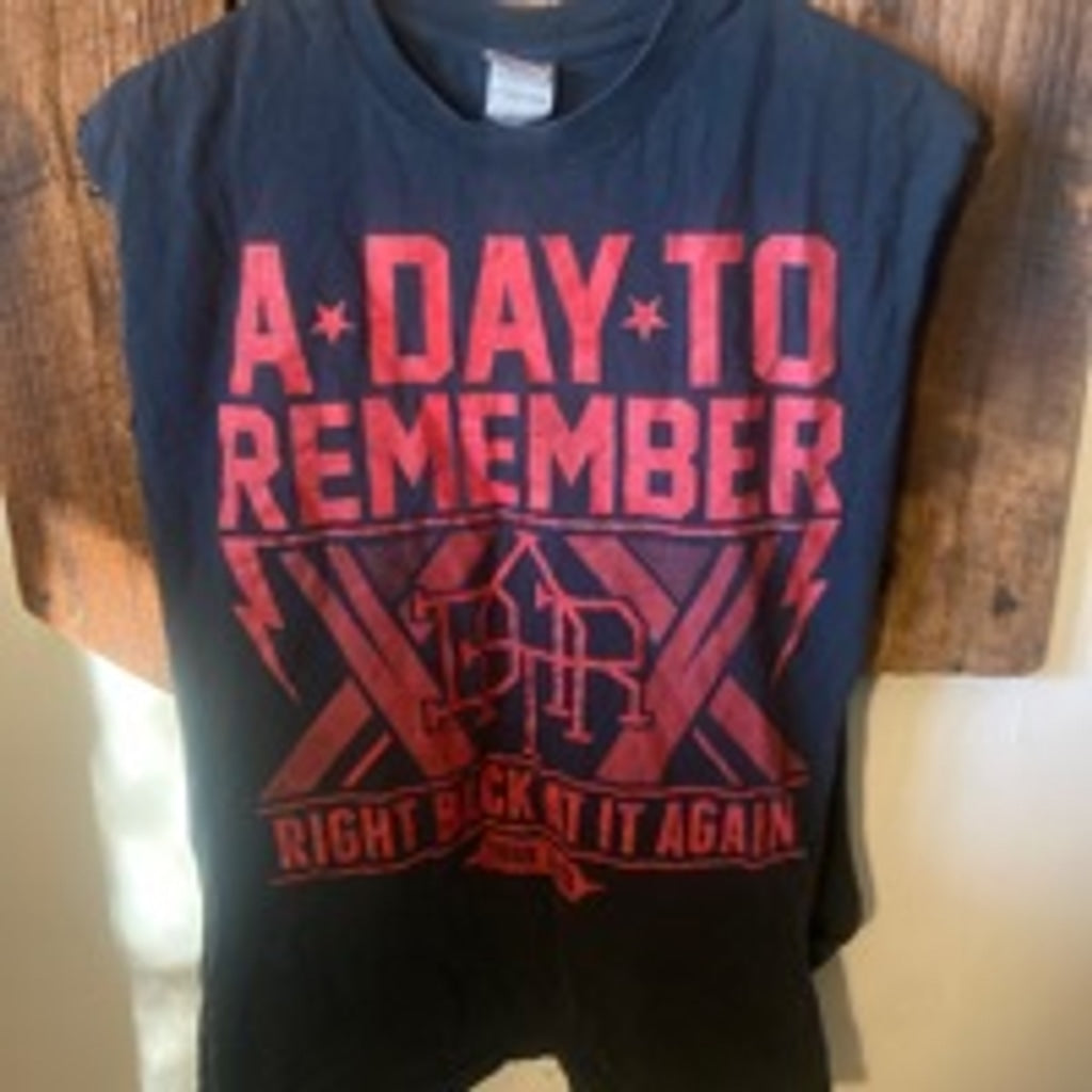 A Day To Remember 2013 Tour Band T-Shirt Size M Black Red