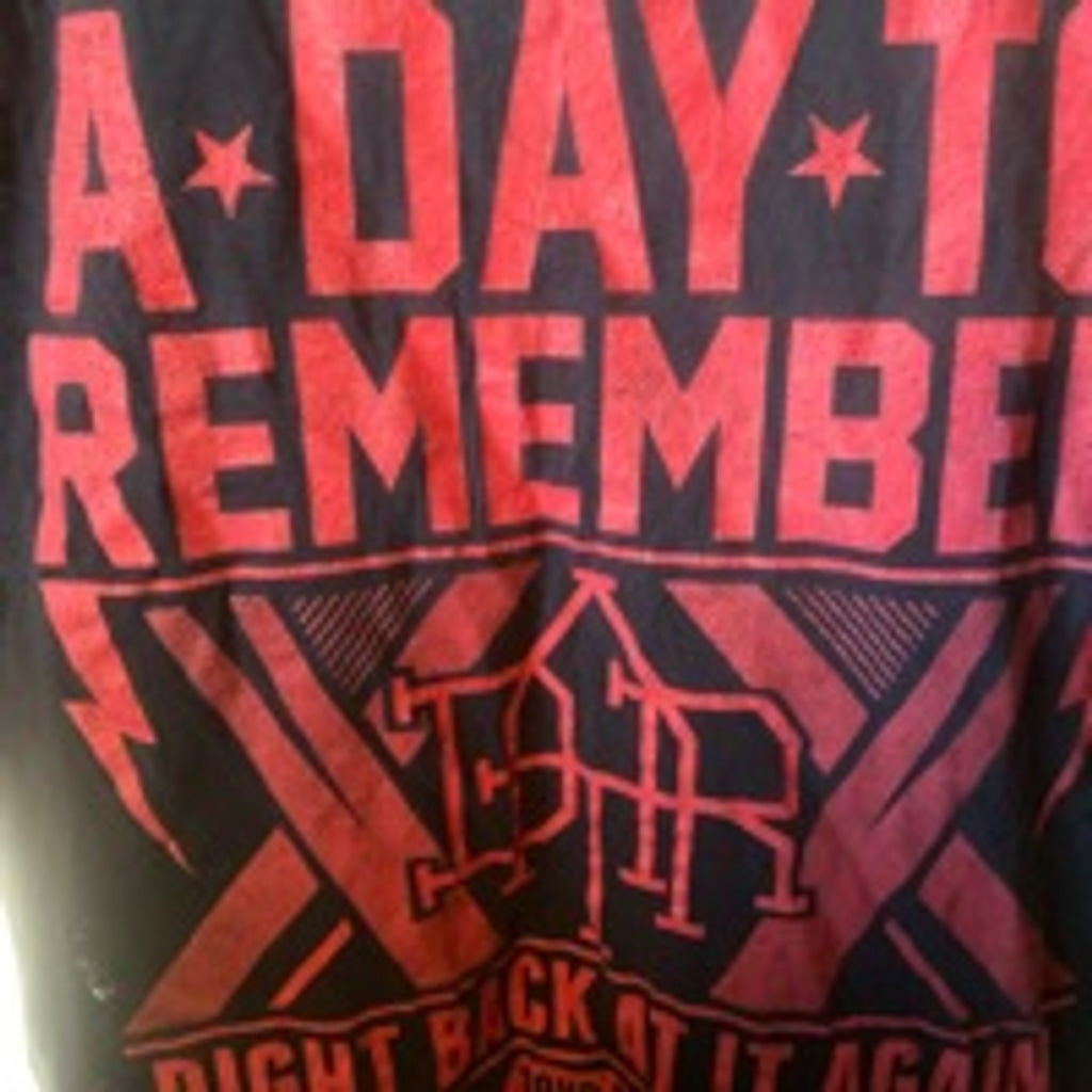 A Day To Remember 2013 Tour Band T-Shirt Size M Black Red